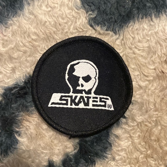 SKATE SKULL PATCH 2X2 #FML130049 - Picture 2 of 4